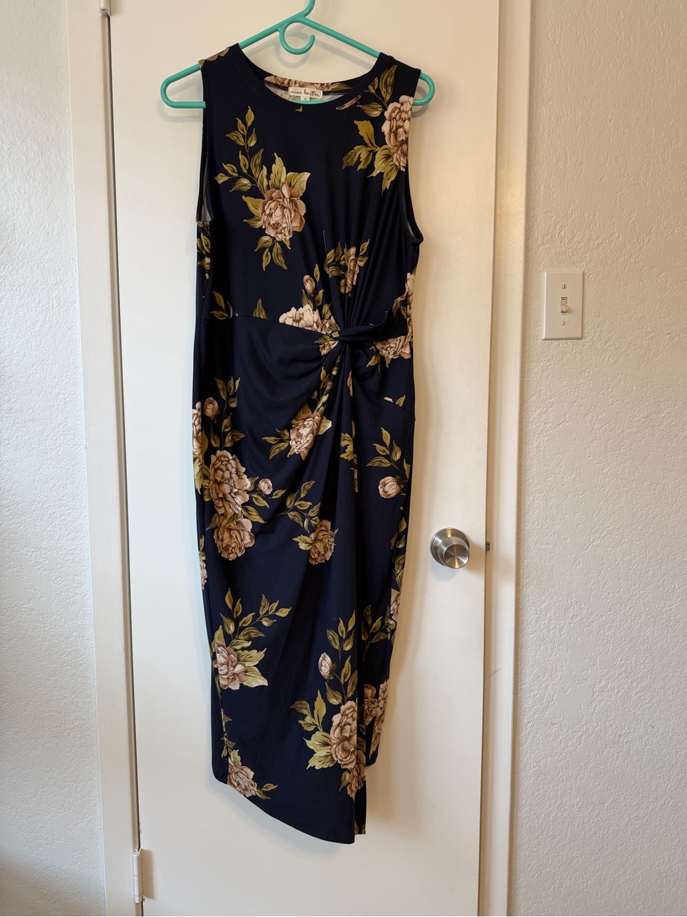 nine britton Navy Floral Twist-Detail Midi Wrap Dress